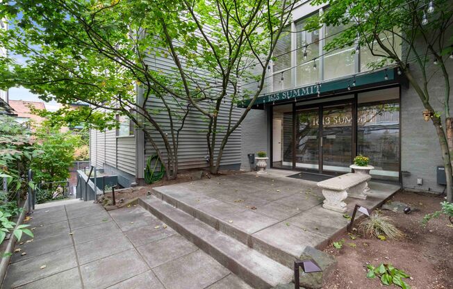 1613 Summit Flats