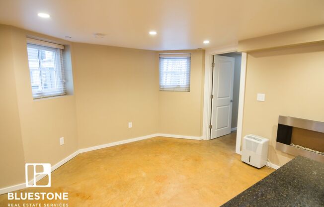 IRVA - Irving Apartments
