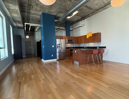 1 bed, 1 bath, 820 sqft, $2,950, Unit 731