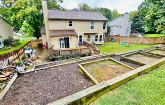 4 beds, 2.5 baths, $2,900