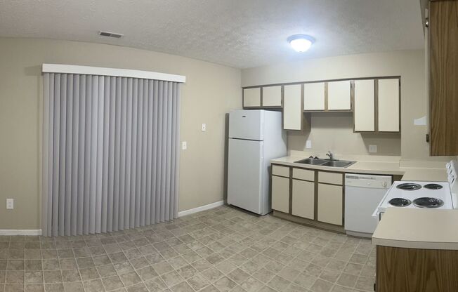 2 beds, 1 bath, 920 sqft, $1,270, Unit 1685CKRP