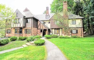 125 Highland Parkway