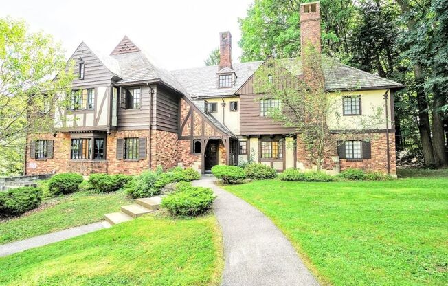 125 Highland Parkway