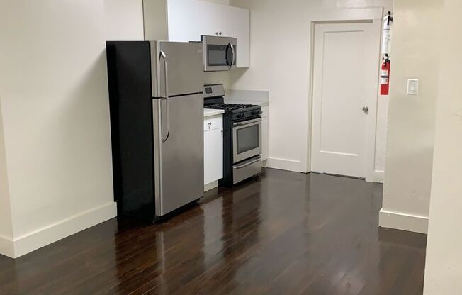 1 bed, 1 bath, $1,695, Unit 3021