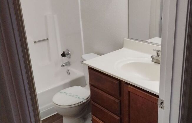 1 bed, 1 bath, 704 sqft, $1,400, Unit 138