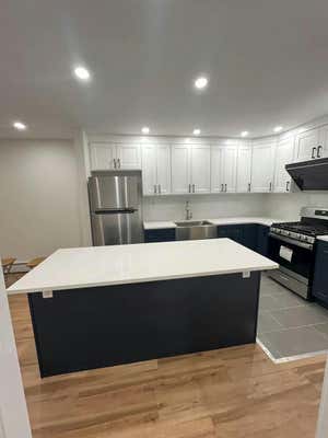 3 beds, 2 baths, 1,250 sqft, $3,000, Unit 3