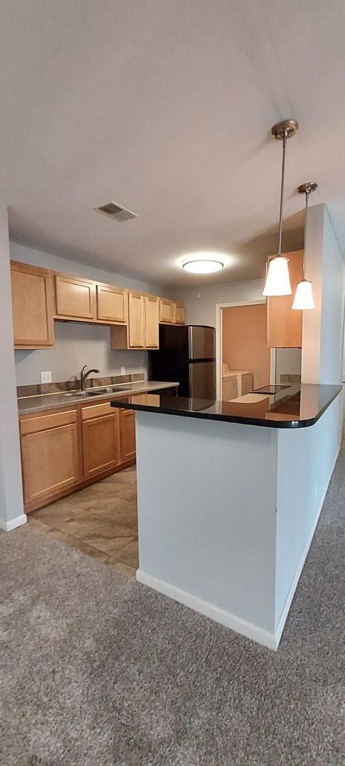 2 beds, 2 baths, 1,142 sqft, $1,360, Unit 31-202