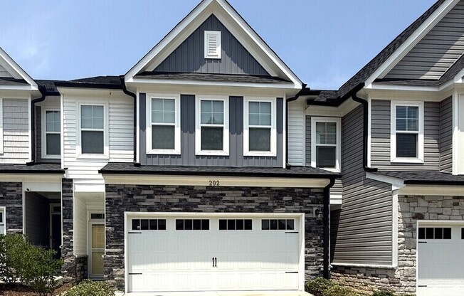 202 HIDDEN RUN LN