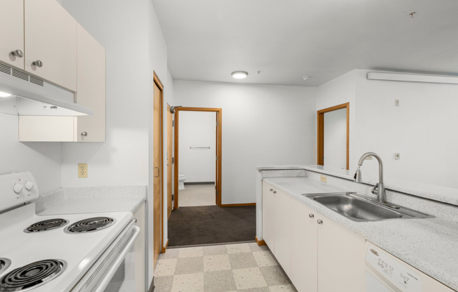 1 bed, 1 bath, 637 sqft, $1,495