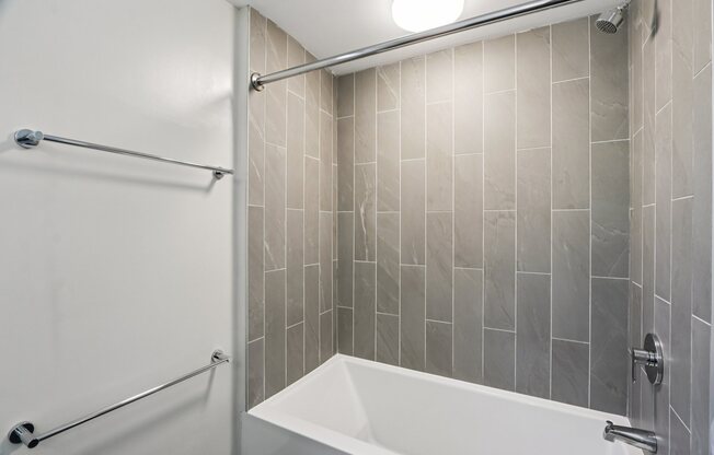 Bathroom with a bathtub at Park77 Apartments, Cambridge, Massachusetts