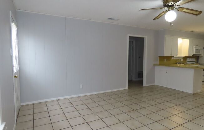 2 beds, 1 bath, $1,150