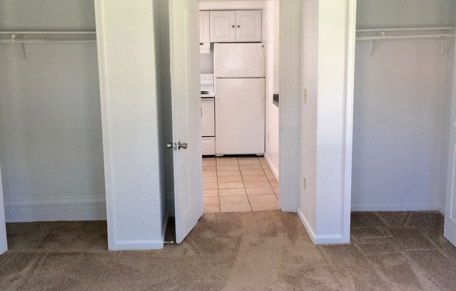 2 beds, 1 bath, $1,250, Unit 2