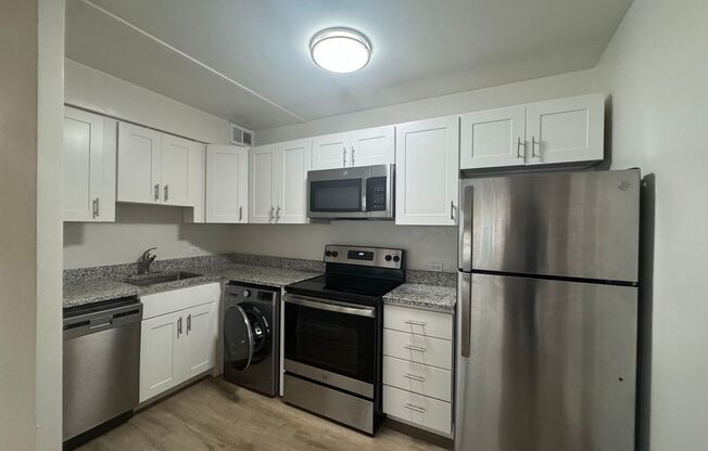 1 bed, 1 bath, $1,295, Unit 706
