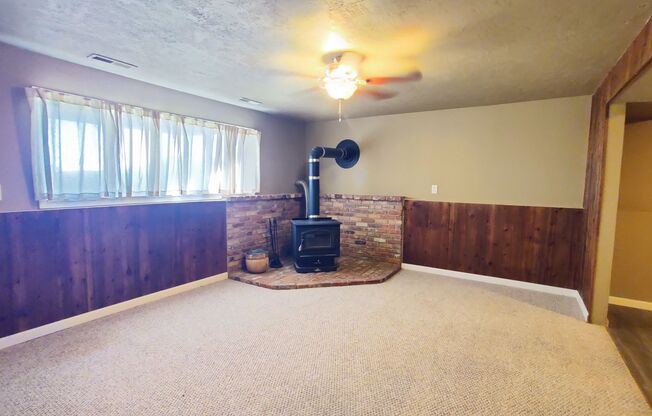 3 beds, 2 baths, $2,500