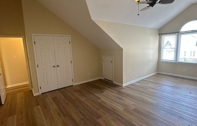 Charming Townhome Near Lake Johnson!