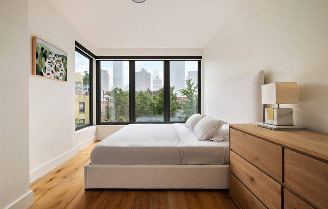 422 W 49 ST
