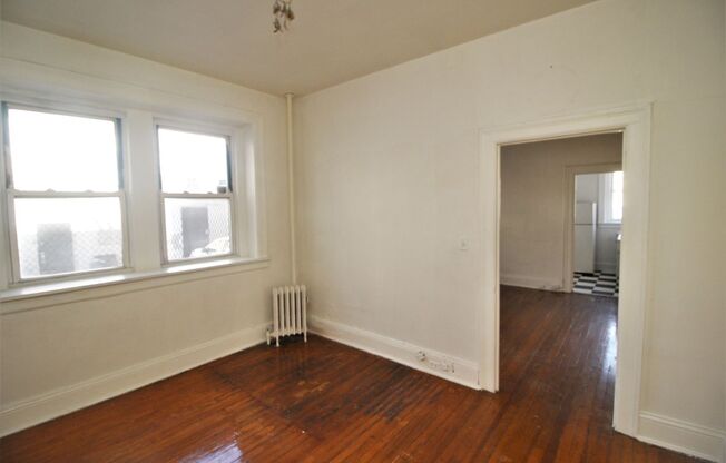 1 bed, 1 bath, 2 sqft, $800, Unit #104