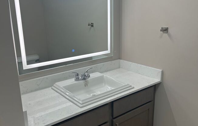 Studio, 1 bath, 500 sqft, $995, Unit 22