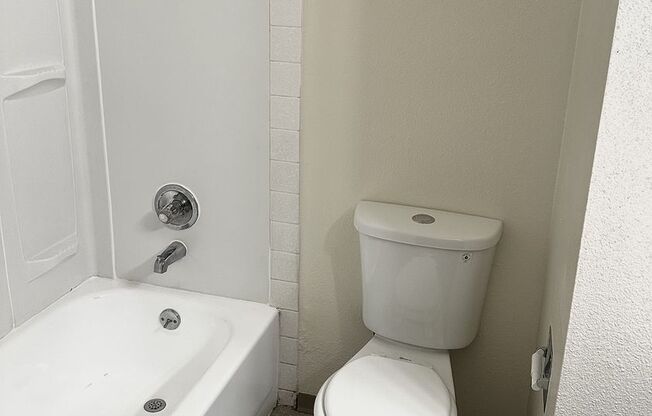1 bed, 1 bath, 730 sqft, $1,300, Unit 7529-04