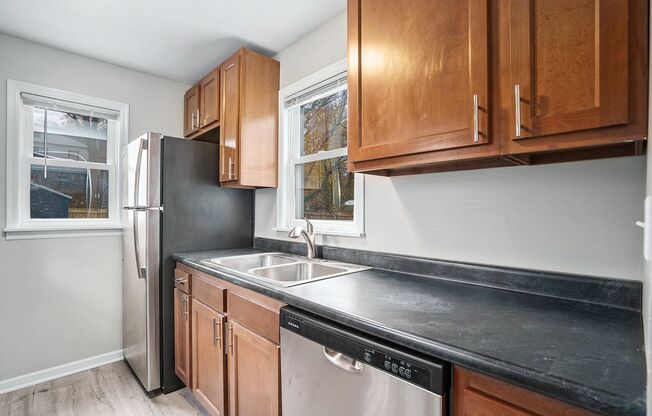 3 beds, 1 bath, $1,499