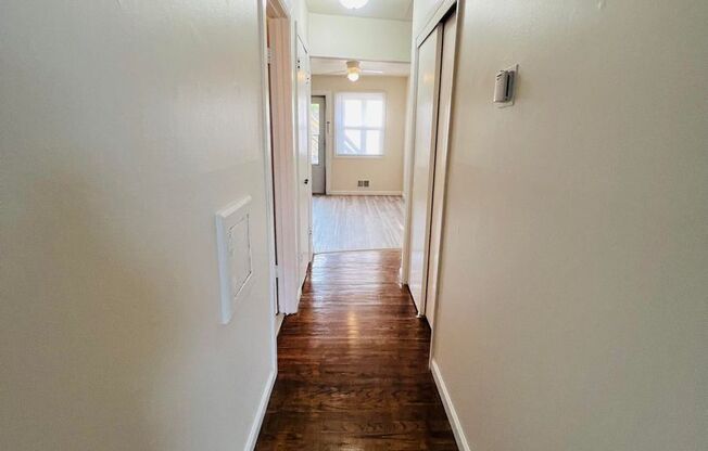 2 beds, 1 bath, $1,200, Unit 4722-37-03