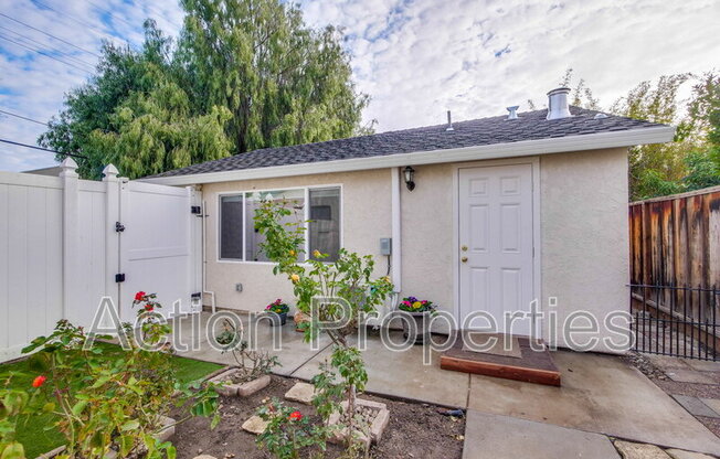 890 MUENDER AVE