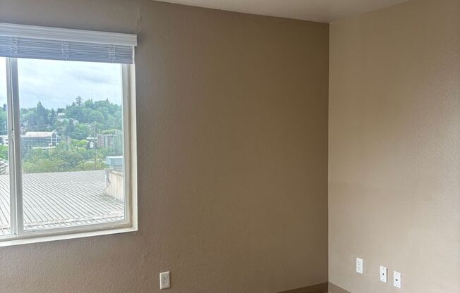 1 bed, 1 bath, 715 sqft, $2,045, Unit 307