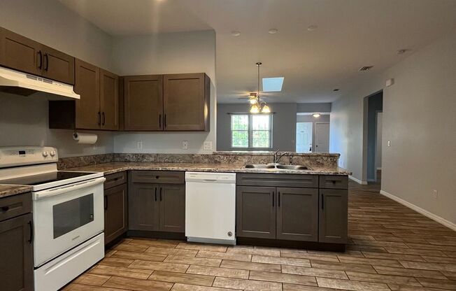 Spacious 3 Bedroom, 2 Bath Duplex – Newer Construction!