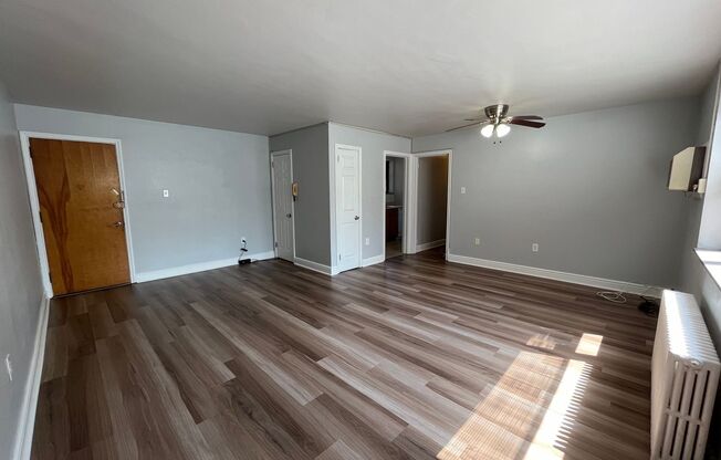 2 beds, 1 bath, 800 sqft, $1,720, Unit 6224 Fifth Ave. #212H
