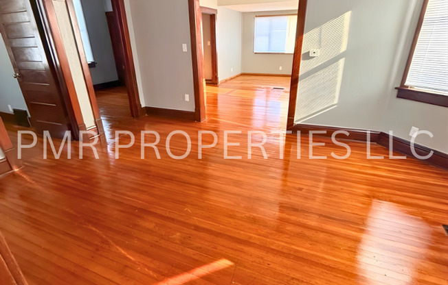 2 Bedrooms/1 Bathroom House