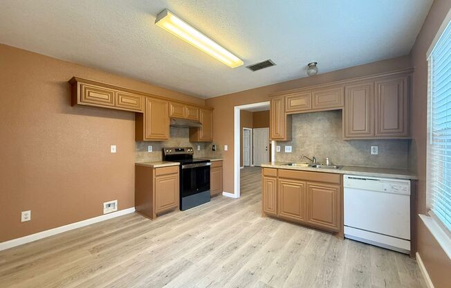 6502 Ithaca Forest San Antonio, TX 78239