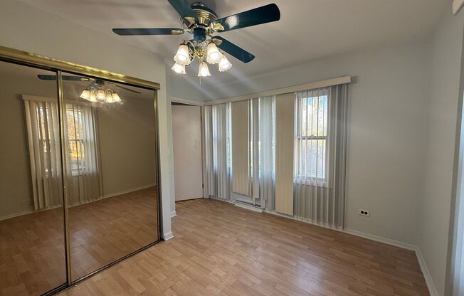 2 Bedroom Unit available in Highland Park!