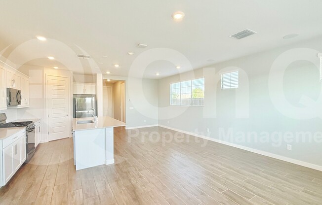 708 N BAY DR