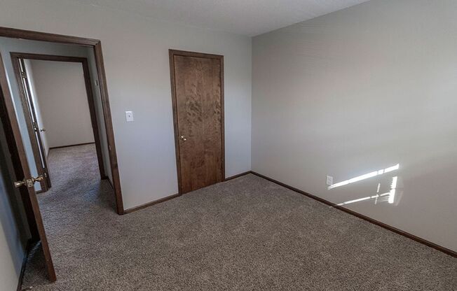 2 beds, 1 bath, $895