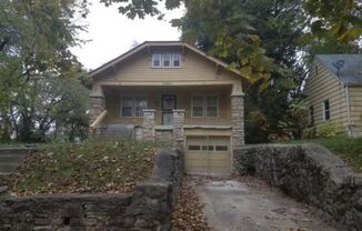 6654 Agnes Ave, Kansas City, MO 64132