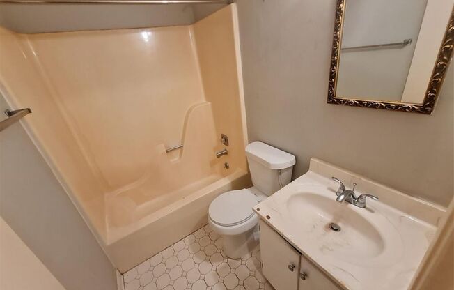 Charming 3-Bed, 2-Bath Townhouse in the Heart of Montgomery