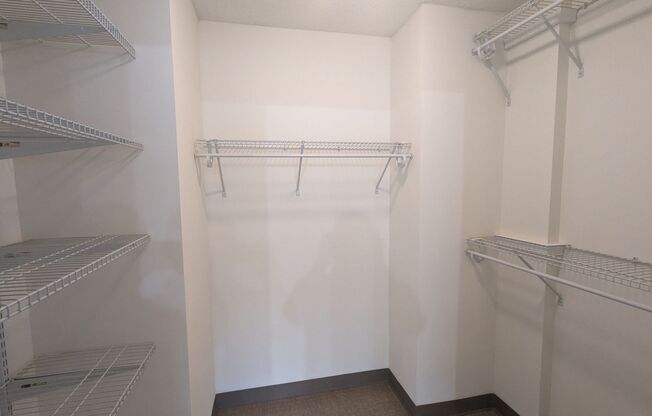2 beds, 1 bath, $1,795, Unit 604