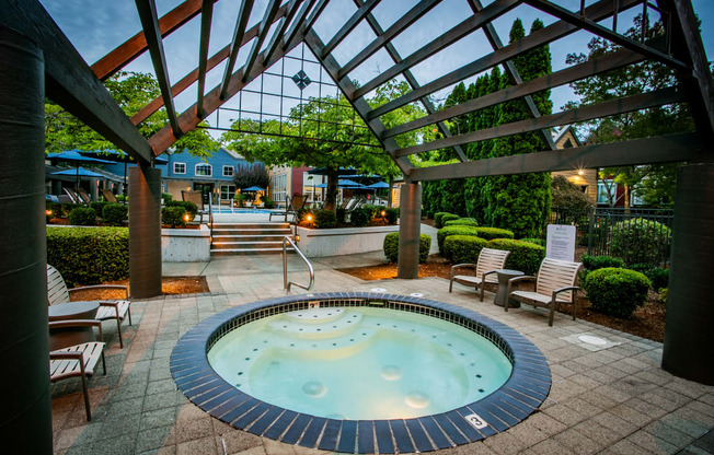 Year Round Spa and Hot Tub at Apartments Near Hillsboro