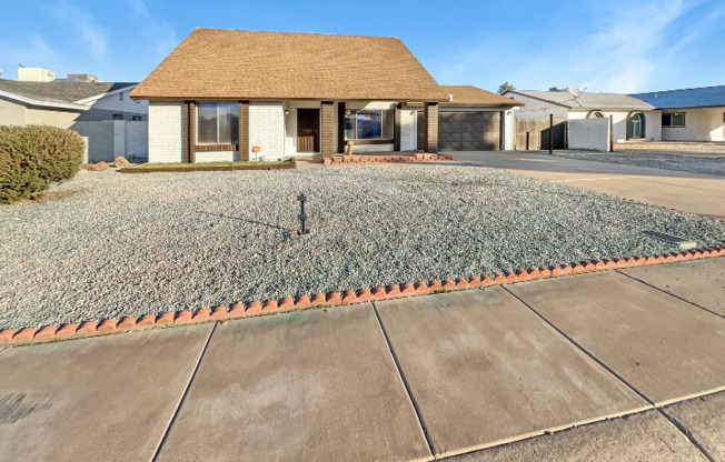 6434 W SUNNYSLOPE LN