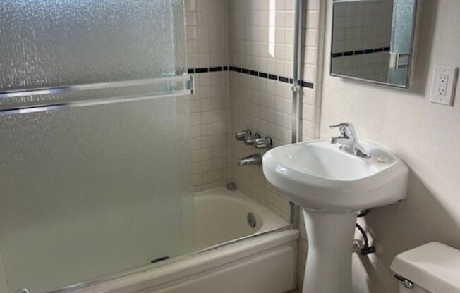 Studio, 1 bath, 250 sqft, $1,795, Unit 1606