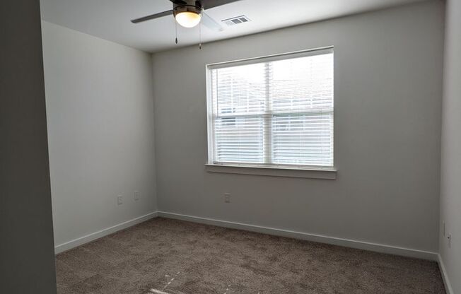 1 bed, 1 bath, 902 sqft, $1,580, Unit 13-1321
