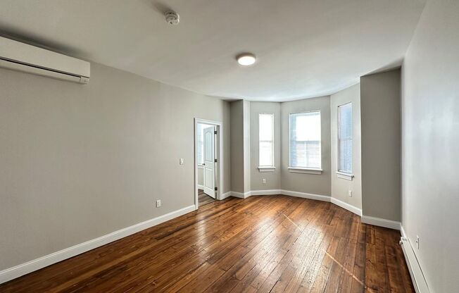 2 beds, 1 bath, $1,550, Unit 5 Hampshire St., Unit 3