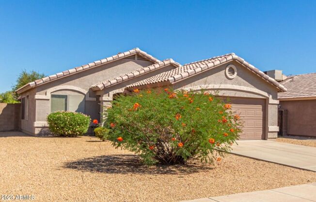 Move In Ready!  3 Bed, 2 Bath w/2 Car Garage
