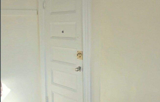 1 bed, 1 bath, 800 sqft, $2,000, Unit 1