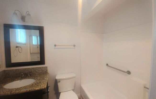 2 beds, 2 baths, 960 sqft, $2,950, Unit 202