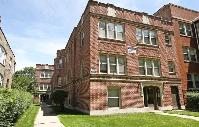 7145 S Indiana
