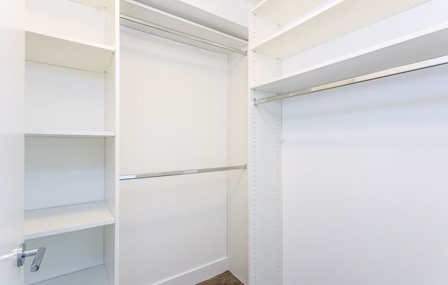 1 bed, 1.5 baths, 965 sqft, $3,300, Unit 1616 - 210