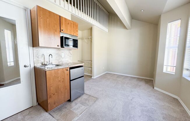 Studio, 1 bath, 264 sqft, $1,425, Unit 7E