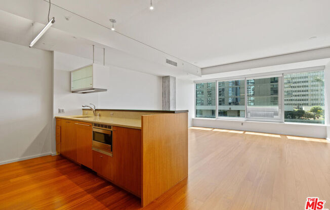 1 bed, 1 bath, 900 sqft, $2,900, Unit 815