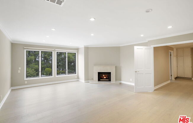 5 beds, 6 baths, 5,290 sqft, $12,000